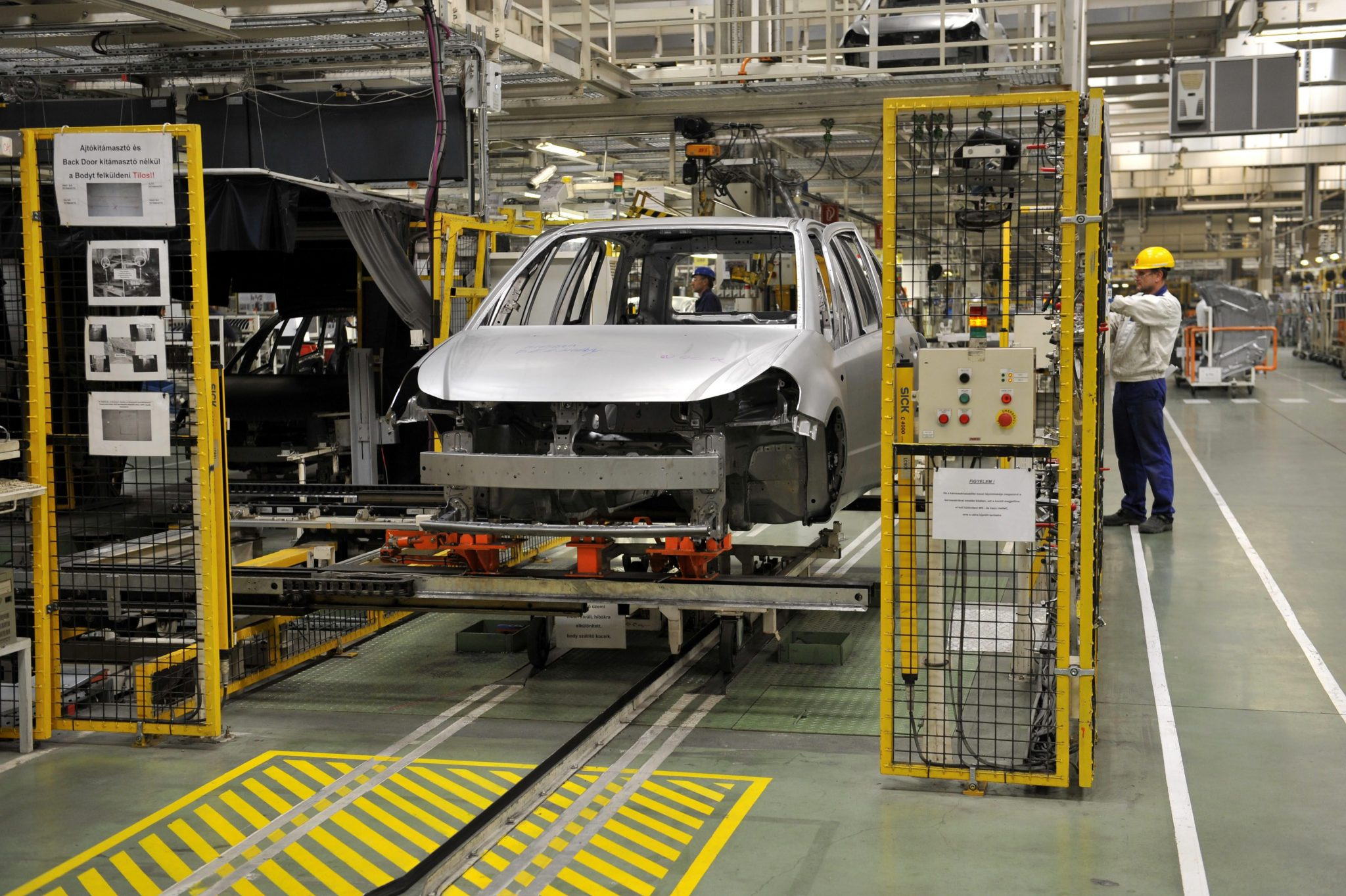 Hungarian Mercedes, Suzuki Plants to Shut Down