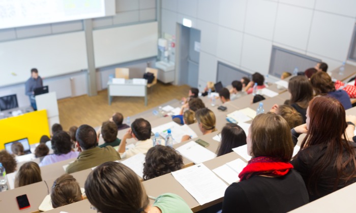 126,000 School-Leavers Apply to Study at College and University