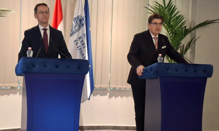 Kiderült, hogy mennyivel növelnék a minimálbért a kkv-k