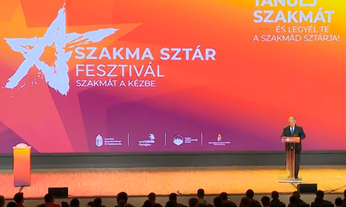 Orbán Viktor: a magyar jövő a fiatalok és az idősek közös ügye - MTI