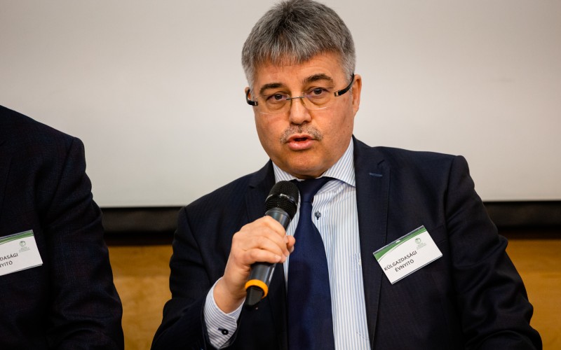 2022-03-01-mkik-kulgazdasagi-evnyito-konferencia-osszes-2048px_0194