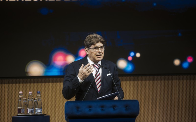 055A6853-Enhanced-NR